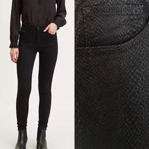 Levi’s 720 High Rise Super Skinny Snake Print Jean